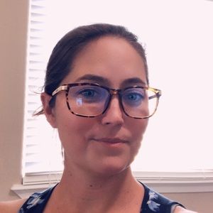 Meet your Posher, Becca